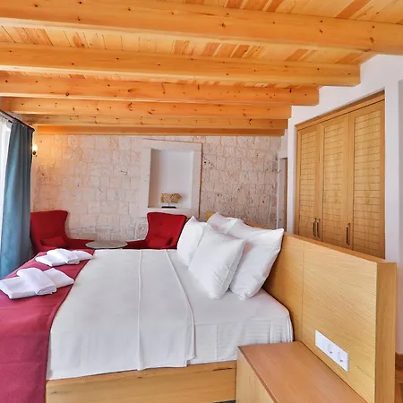 Atalante Hotel 2*